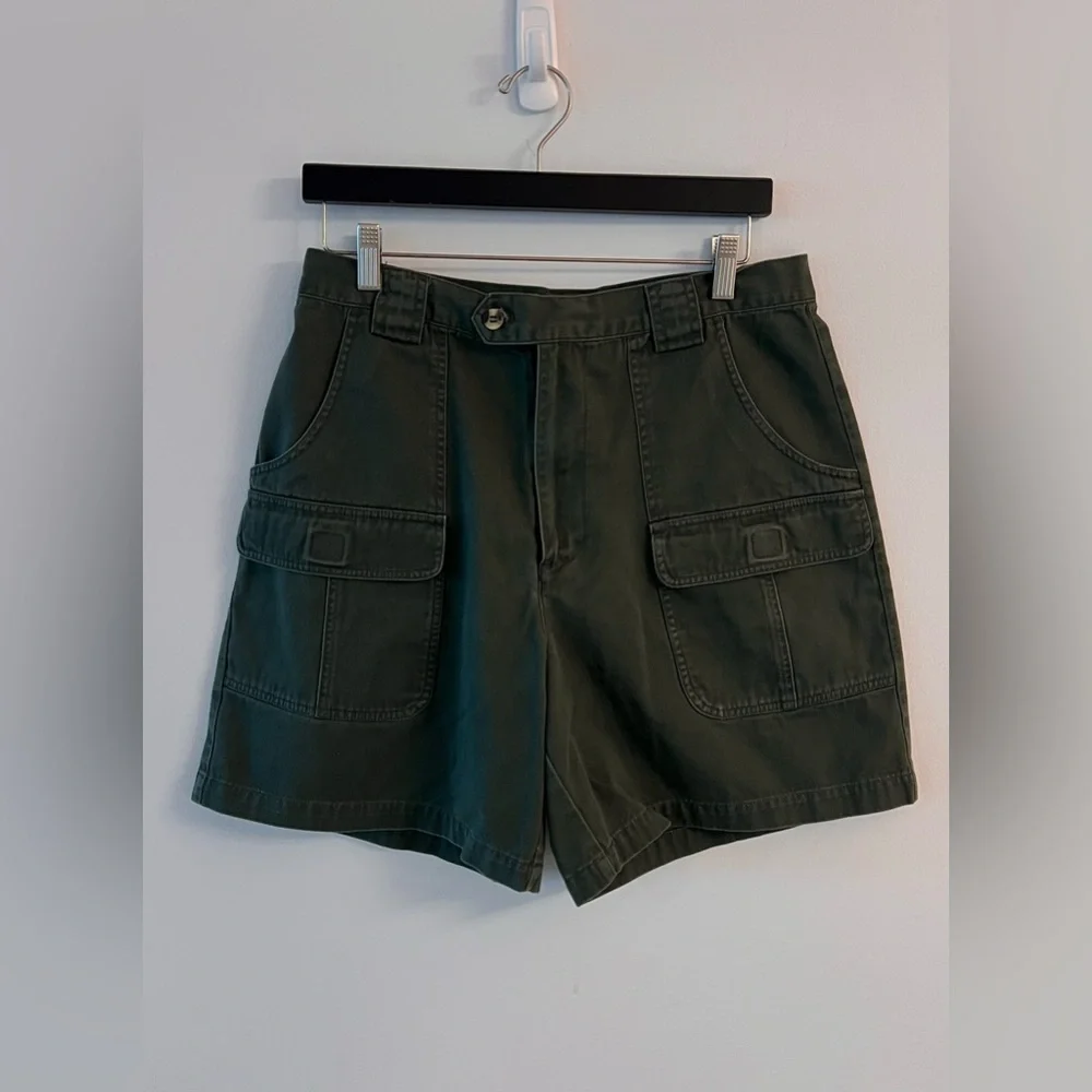 LIKE NEW DRESS BARN 100% COTTON WOMENS CARGO STYLE SHORTS SIZE 12 KHAKI GREEN - Picture 1 of 7